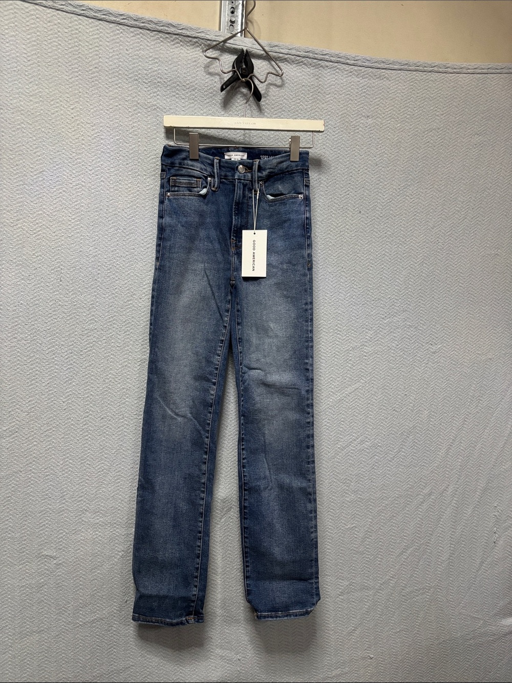 Good American 00-4 straight jeans NWT